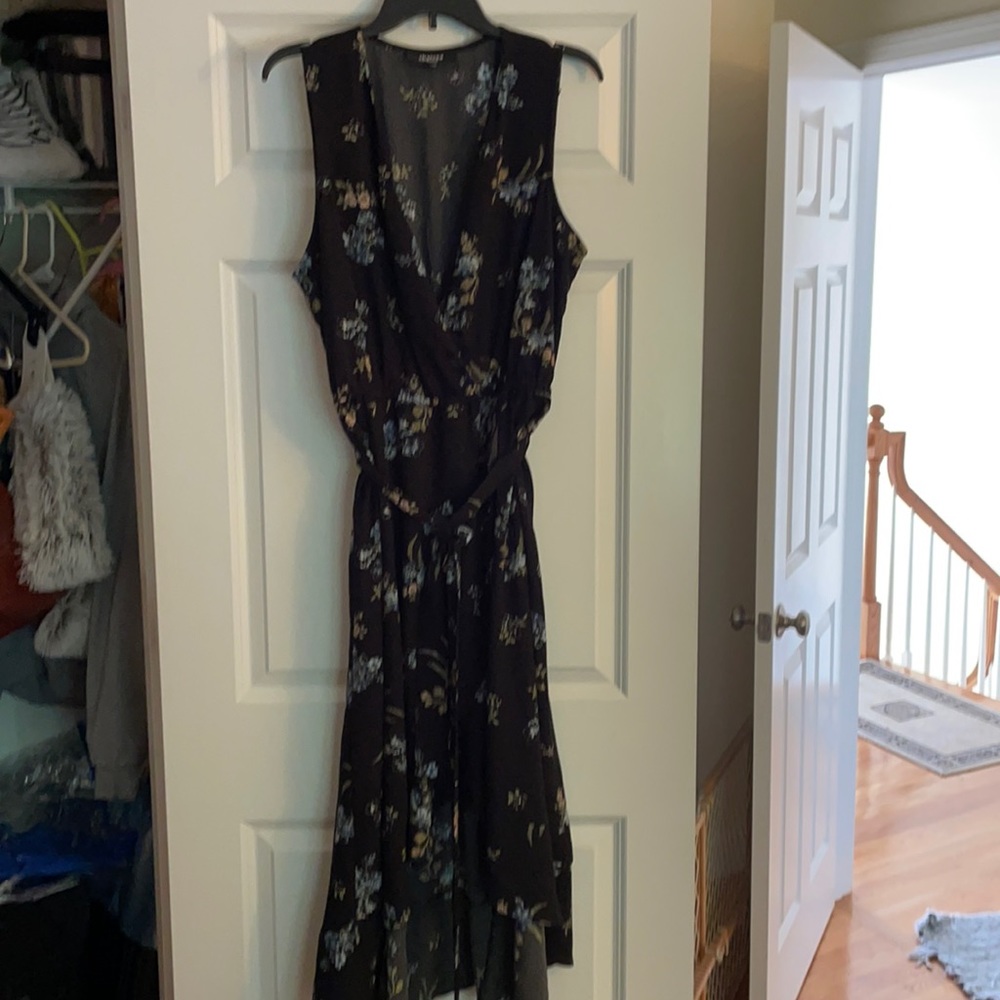 Black floral sleeveless nite out dress you deserve